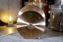Load image into Gallery viewer, Paiste 505 14&quot; Medium Hi-hat Cymbals Pre-serial 1981 - 718/985g
