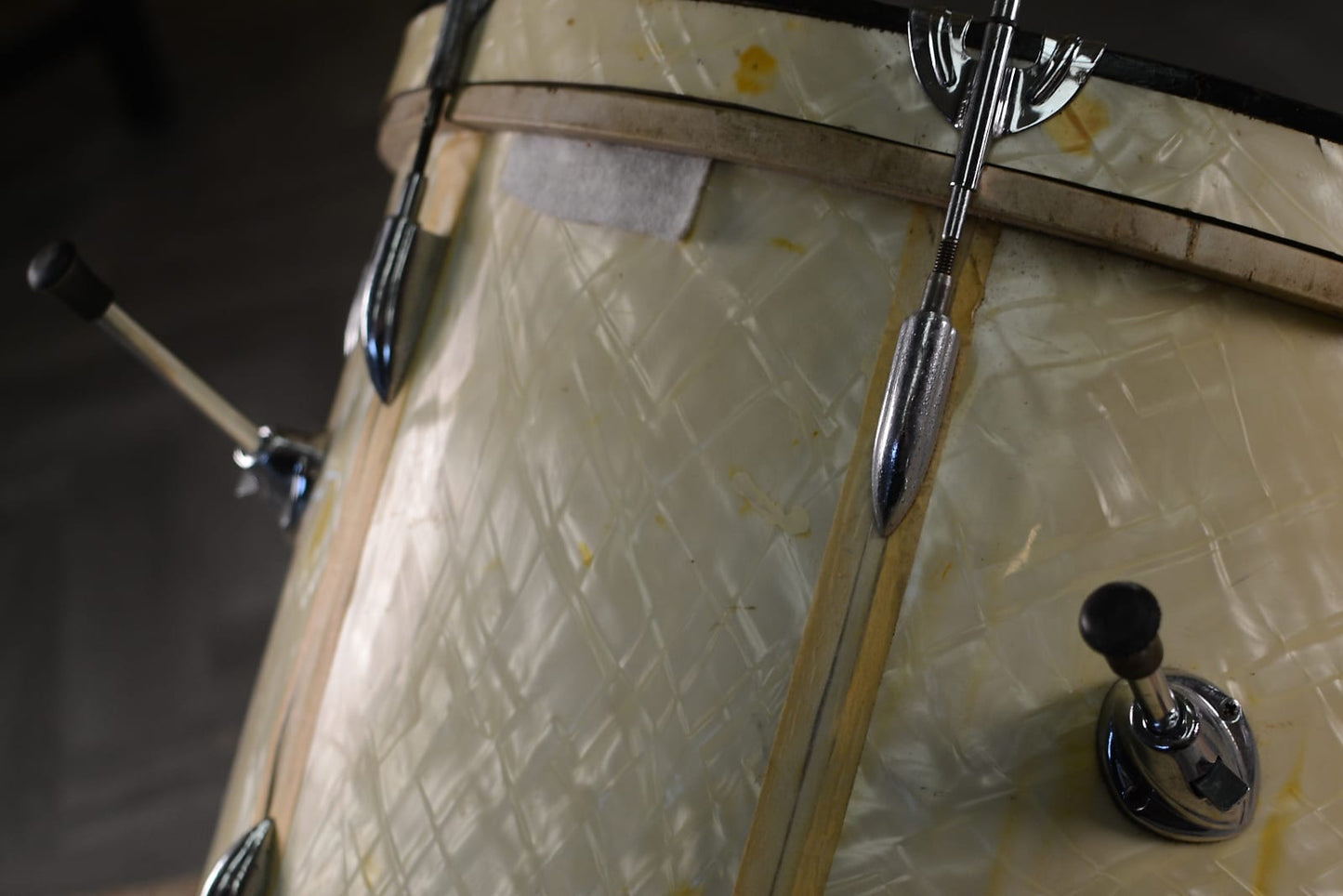 Ajax Deluxe 20x18" Bass Drum in White Pearl - 1950's