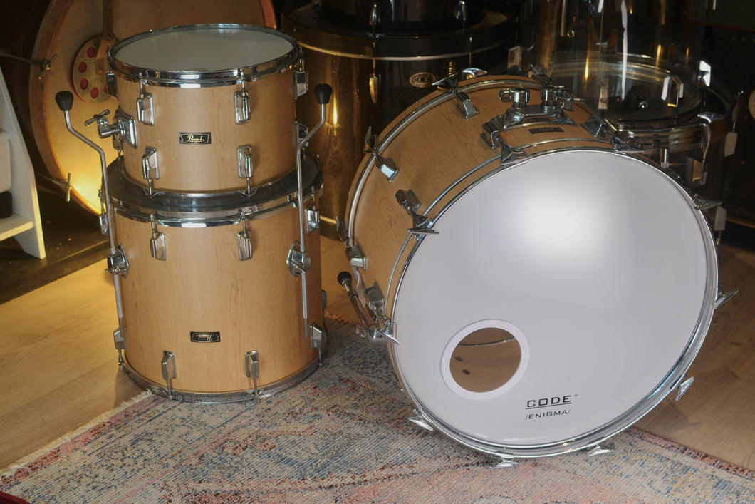 Pearl 'FW-522' Wood-Fibreglass Drum Kit with Wood Wrap - 13/16/22