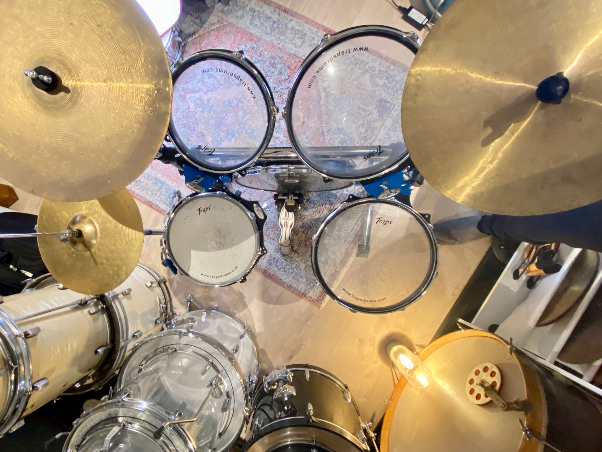 Traps A-400 Full Drum Kit with Cymbals & Hardware