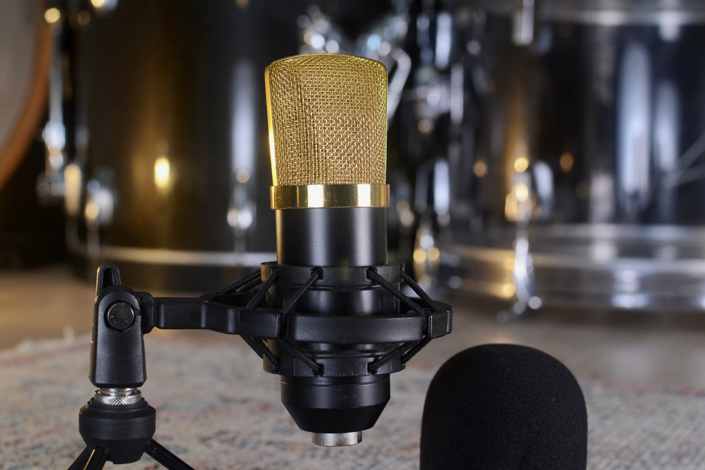 Large Diaphragm Condenser Microphone with Mini Tripod & XLR Lead