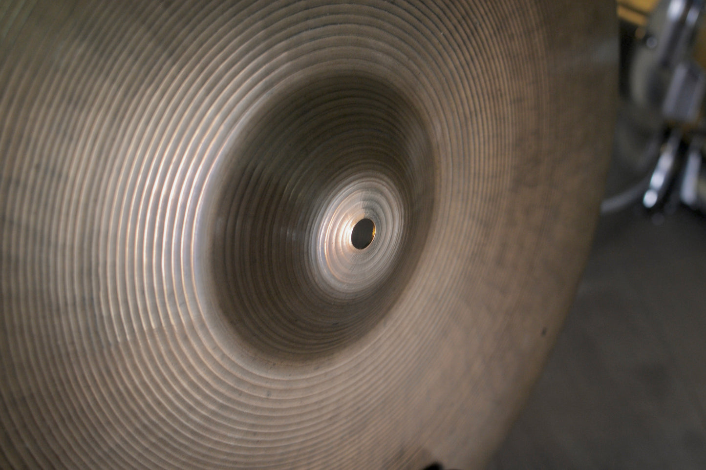 Paiste ‘Pre-serial’ Formula 602 18" Crash Cymbal with Rivet Holes - 1960’s - 1623g