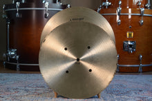 Load image into Gallery viewer, Zildjian 14&quot; Quick-Beat Hi-hats - 1308/1413g
