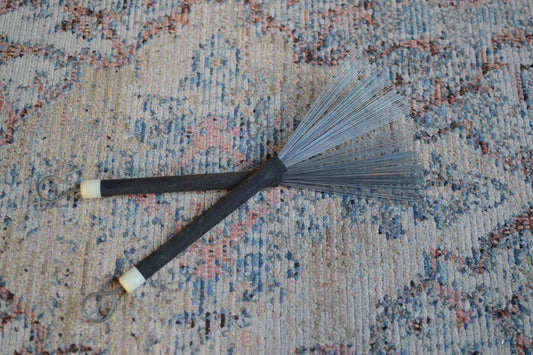 Snare Drum Brushes - Retractable - Steel Wire