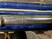 Load image into Gallery viewer, Vintage Gemeinhardt Elkhart M2 Flute with Cleaning Rod in Original Hard Case
