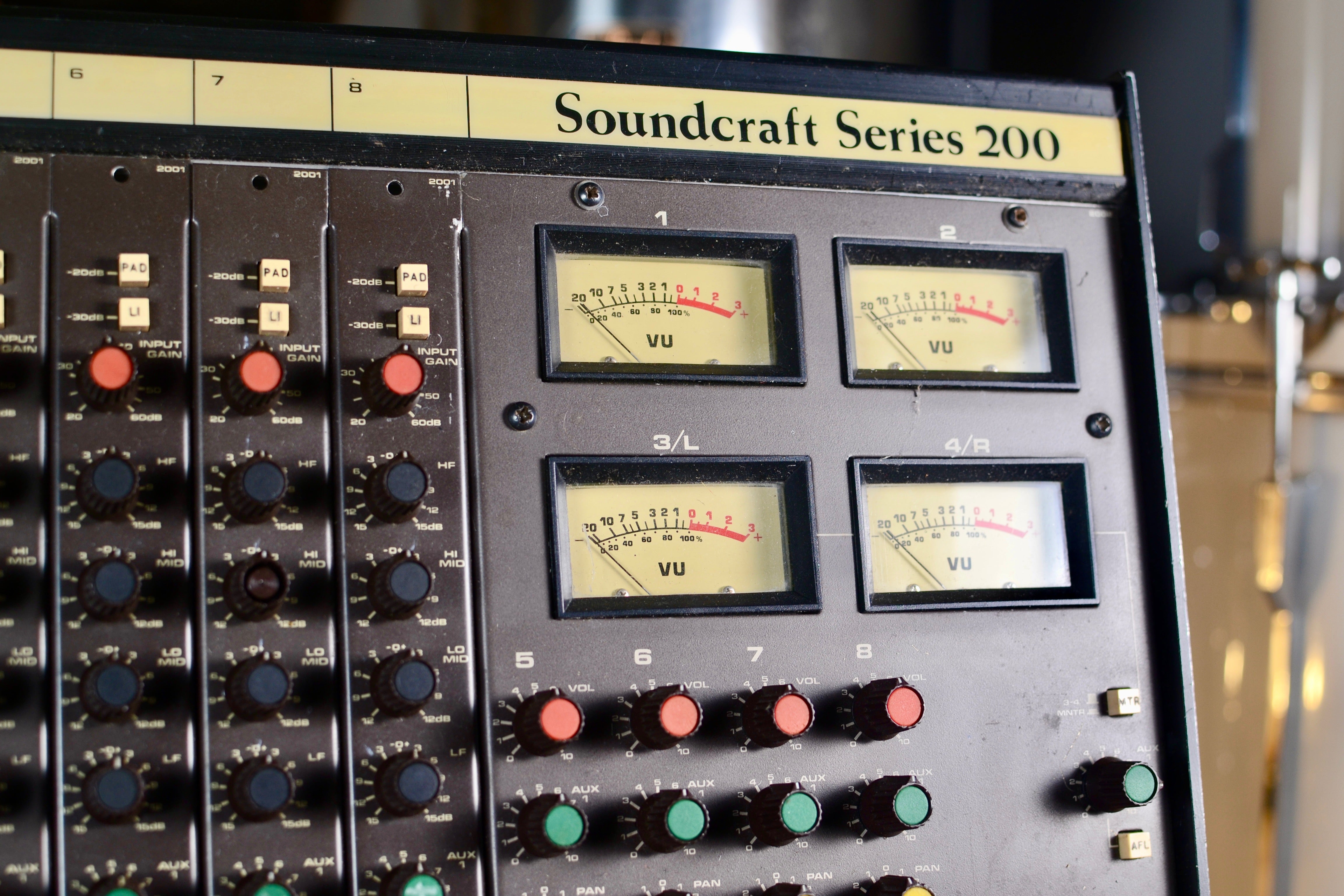 Soundcraft Series 200 8-Channel Vintage Analogue Mixing Desk - 1984 –  Horny's Drums