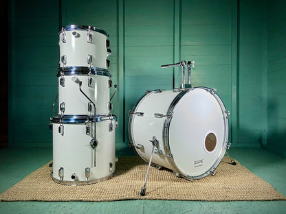 Pearl / Unbranded Vintage Drum Kit in White - 1980's